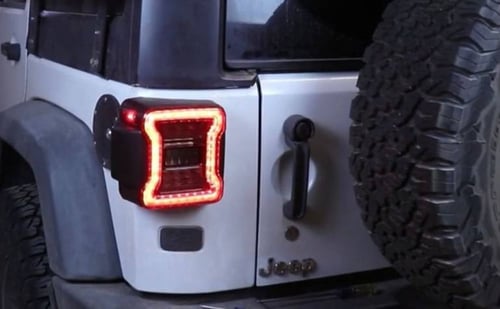 اصطبات خلفية للJK شبيه JL