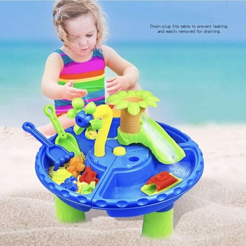 طاولة رمل وماء ازرق