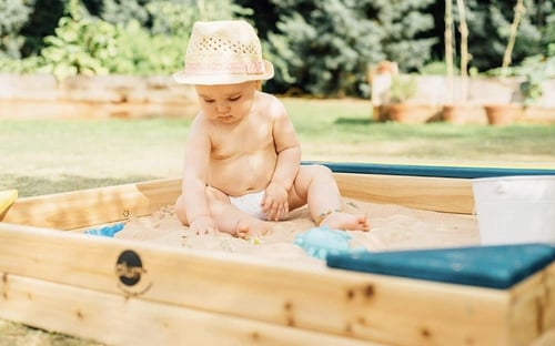 صندوق رملي ملون