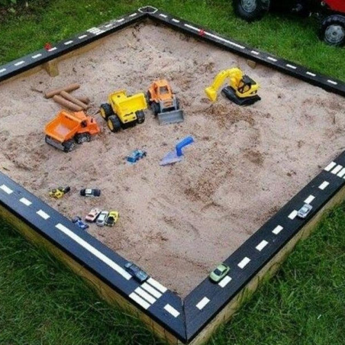 حوض رمل خشبي بغطاء