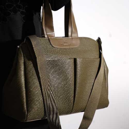 شنطة مواليد زيتي 3 قطع