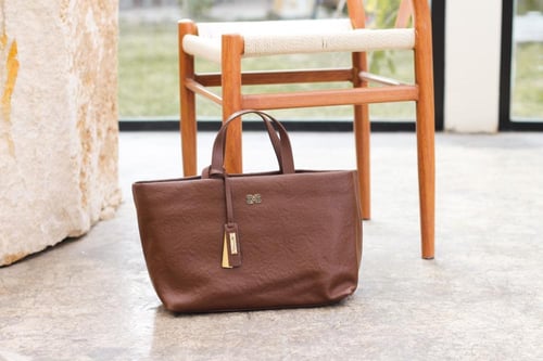 شنطة بهيرة حجم كبير جلد طبيعي