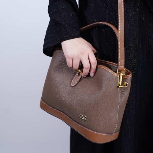 شنطة بهيرة جلد طبيعي حجم وسط