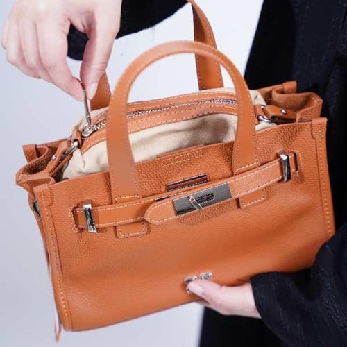 شنطة بهيرة جلد طبيعي حجم وسط