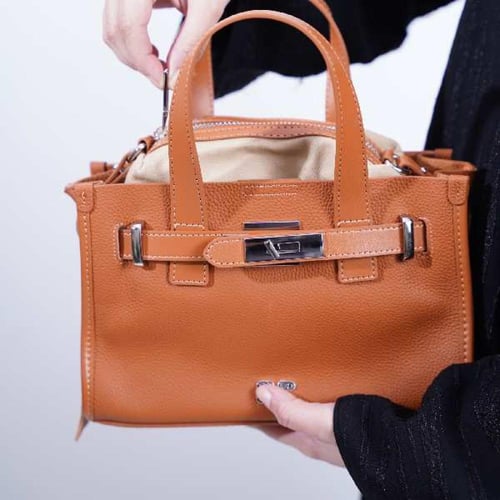 شنطة بهيرة جلد طبيعي حجم وسط