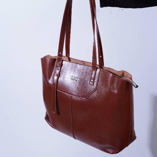 شنطة جلد طبيعي حجم كبير