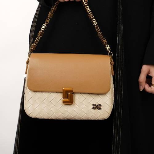 شنطة بهيرة وسط