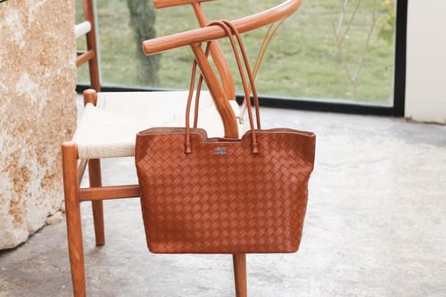 شنطة بهيرة جلد طبيعي حجم كبير