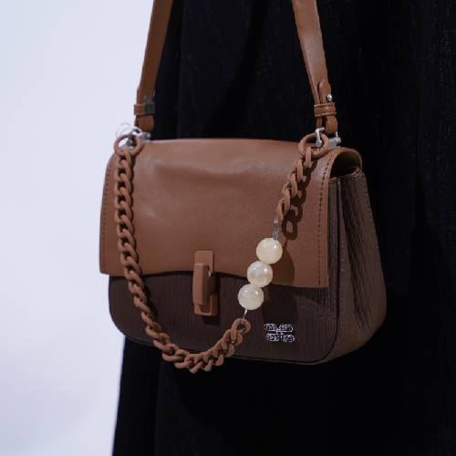 شنطه كتف نسائية بهيرة وسط