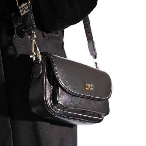 شنطة بهيرة جلد طبيعي حجم وسط