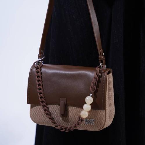 شنطه كتف نسائية بهيرة قماش وسط