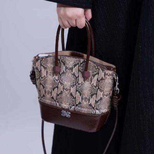 شنطة بهيرة حجم وسط