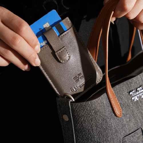 محفظة بطاقات رمادي