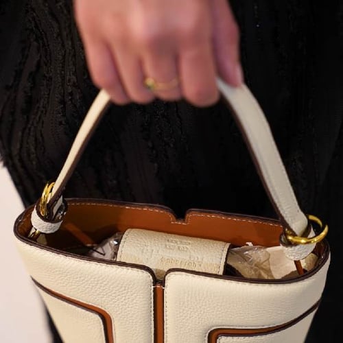 شنطة صغيره بهيرة جلد طبيعي