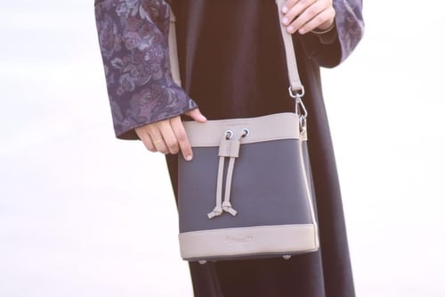 شنطه جلد حجم وسط