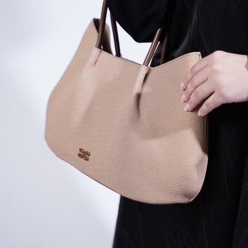 شنطة بهيرة وسط مع محفظة