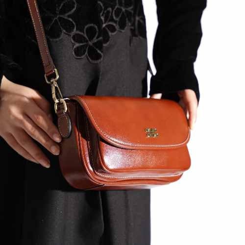 شنطة بهيرة جلد طبيعي حجم وسط