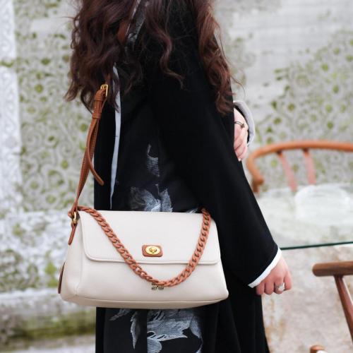 شنطة كتف بهيرة حجم وسط