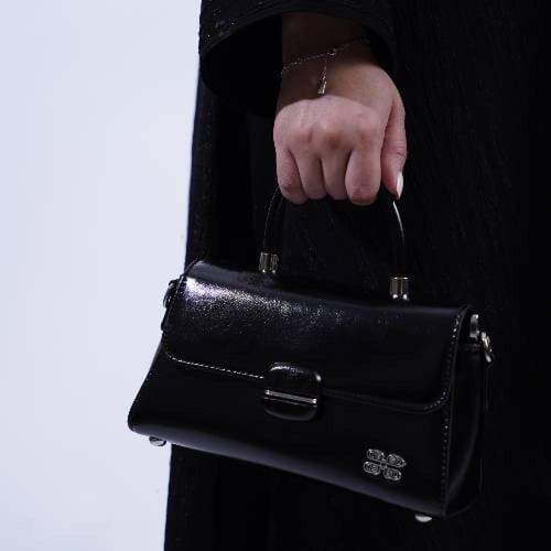 شنطه بهيرة جلد الحجم وسط