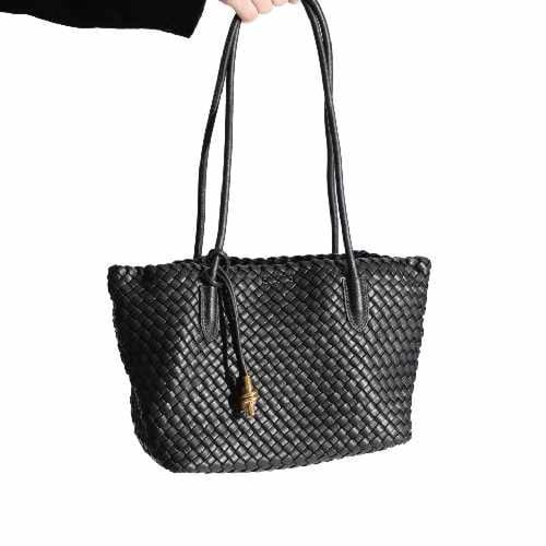 شنطة بهيرة جلد طبيعي