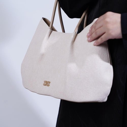 شنطة بهيرة وسط مع محفظة