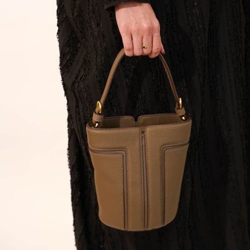 شنطة صغيره بهيرة جلد طبيعي