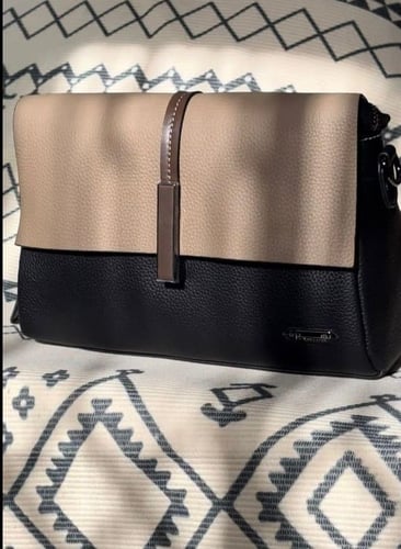 شنطة بهيرة جلد طبيعي