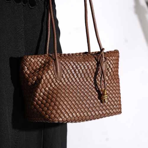 شنطة بهيرة جلد طبيعي