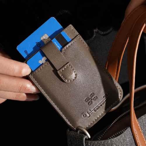 محفظة بطاقات رمادي