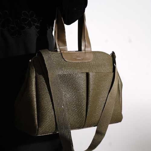 شنطة مواليد زيتي 3 قطع