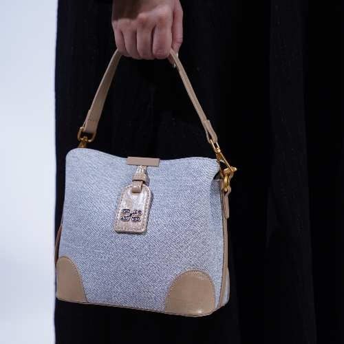 شنطه بهيرة قماش الحجم وسط