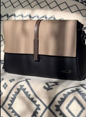 شنطة بهيرة جلد طبيعي