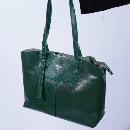 شنطة جلد طبيعي حجم كبير