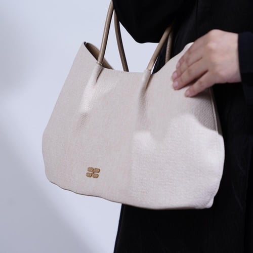 شنطة بهيرة وسط مع محفظة