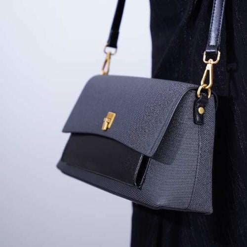 شنطة بهيرة حجم وسط