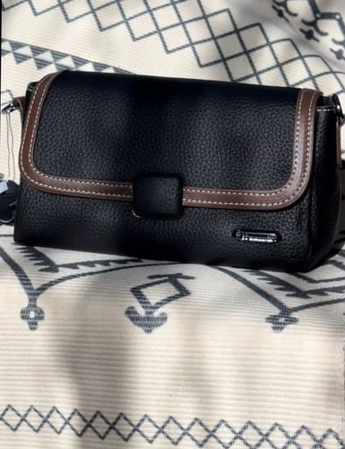 شنطة بهيرة وسط جلد طبيعي مع سير طويل وقصير