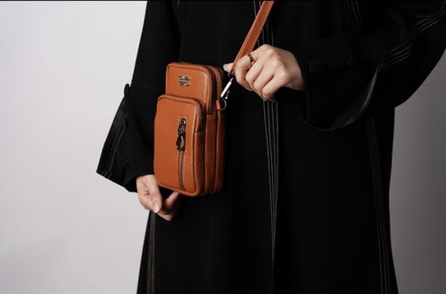 شنطة صغيره كروس جلد طبيعي