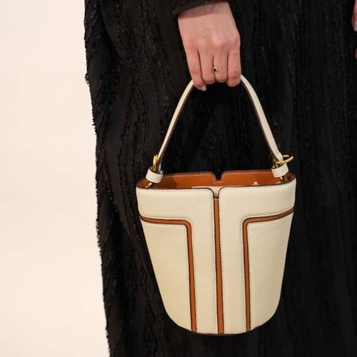 شنطة صغيره بهيرة جلد طبيعي