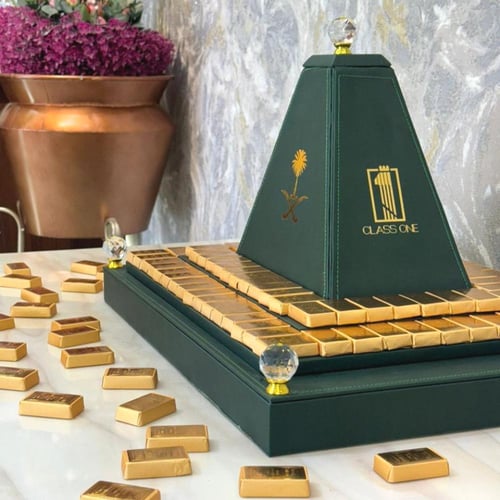 شوكولاتة بلجيكية فاخرة (هرمية خضراء سبايك ذهبية)