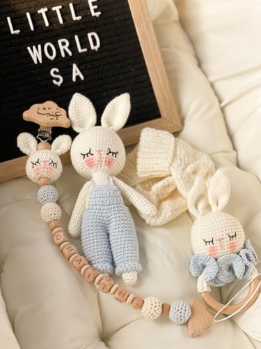 طقم الأرنب أزرق