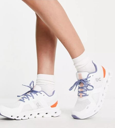 On Women’s Cloudrunner Undyed White Flame ON