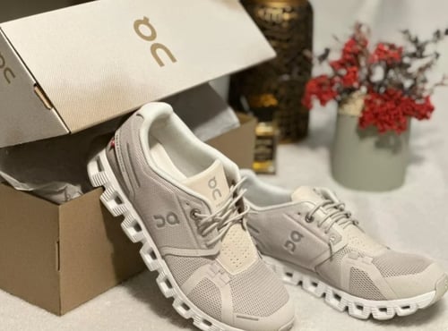 On Cloud 5 W pearl/white