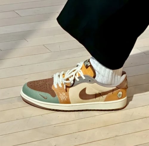 نايكي دانك لو «سييمبري فاميليا»