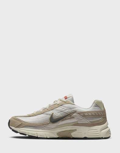 نايكي إنيشييتور