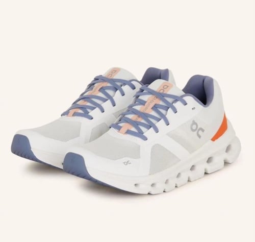 On Women’s Cloudrunner Undyed White Flame ON