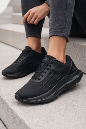حذاء رياضي رجالي أسود مريح للاستخدام اليومي