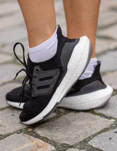 ADIDAS ULTRABOOST 22 RUNNING SHOES