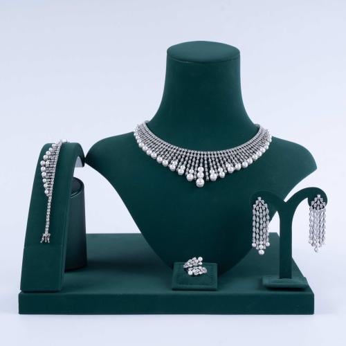 طقم دموع اللؤلؤ تصميم راقي دقة الماس
