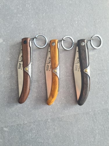 مطوى ابو شوكة اوركس اسود كاربون ستيل