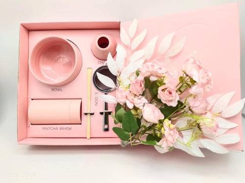 تنسيق ادوات ماتشا الوردية